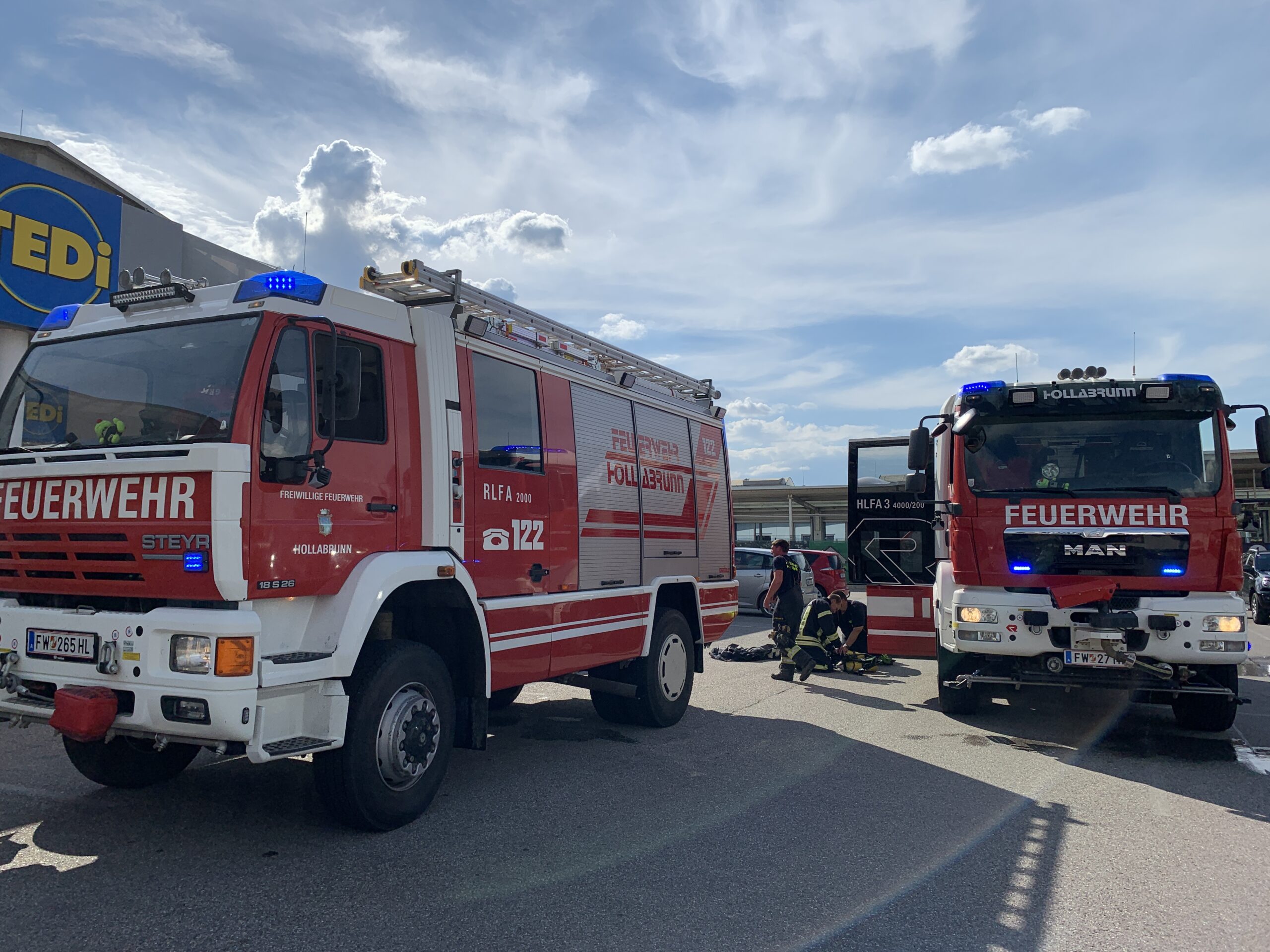 B2 - Fahrzeugbrand-08.06.2022 16:45