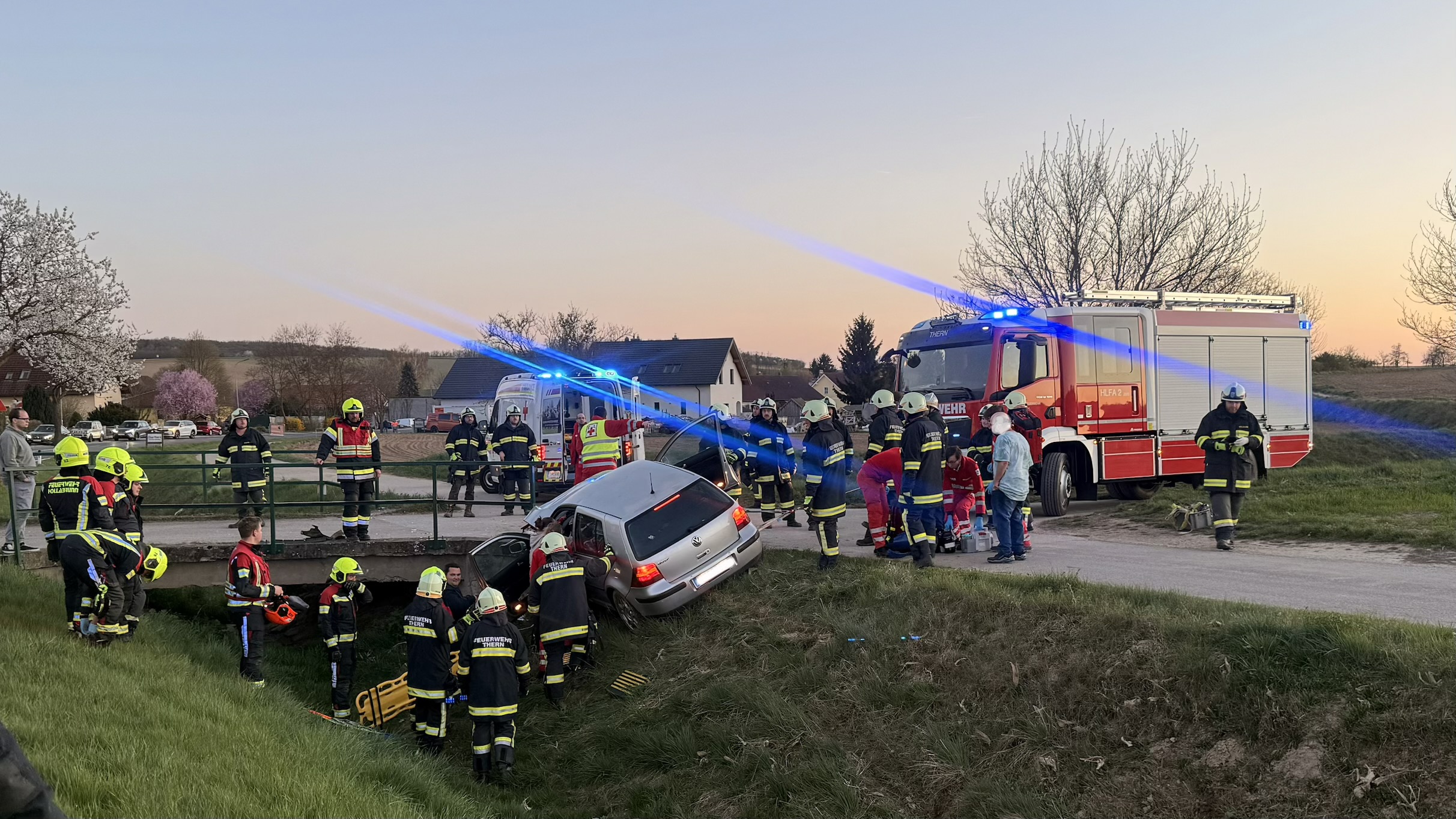 T2 - Menschenrettung - Verkehrsunfall-08.04.2026 19:26